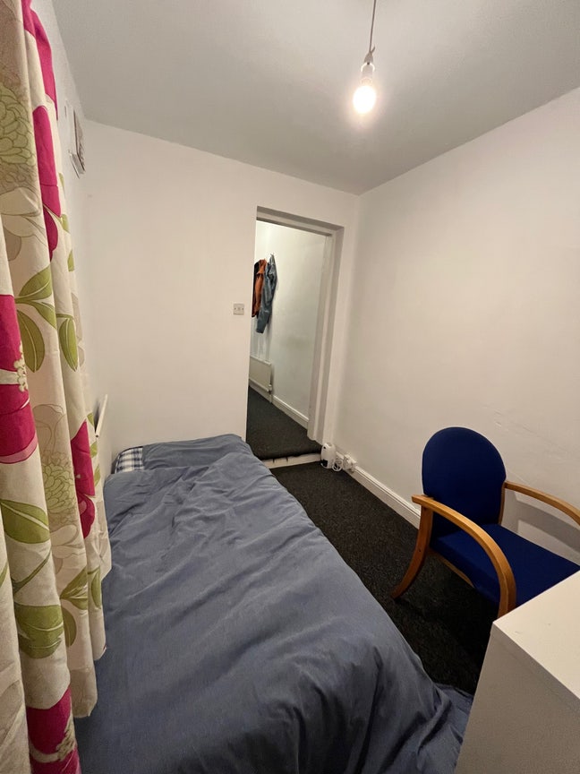 Furnished Single Room – Bearwood, Birmingham Main Photo