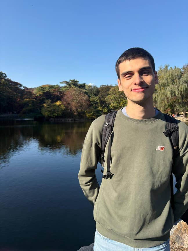 27yo doctor looking for an ensuite room Main Photo