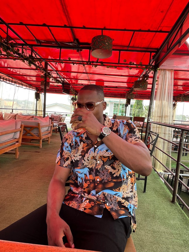 Let’s rent a small flat together  Main Photo