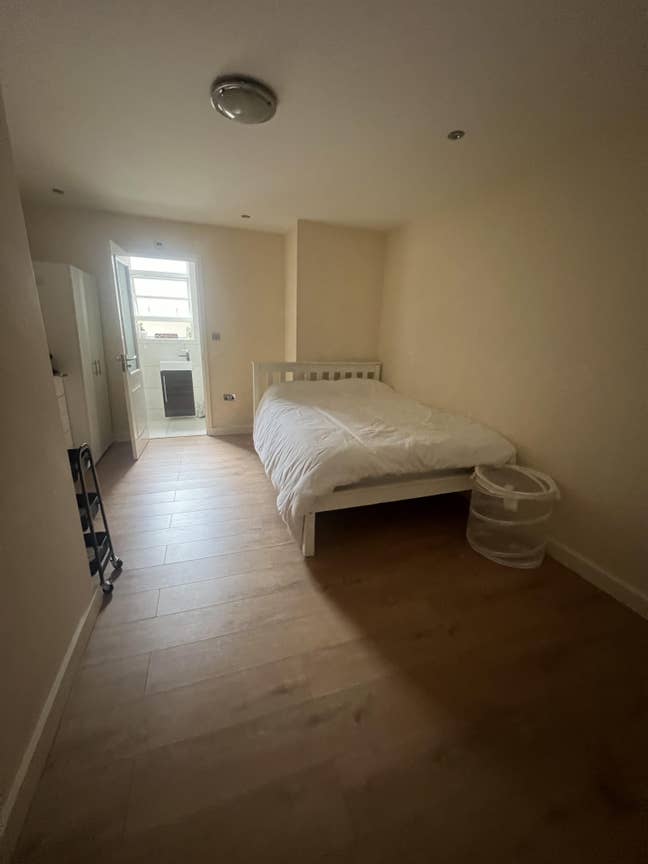 Spacious Double Room with En-Suite Main Photo