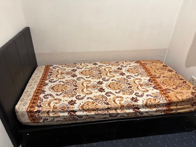 Available room  Main Photo