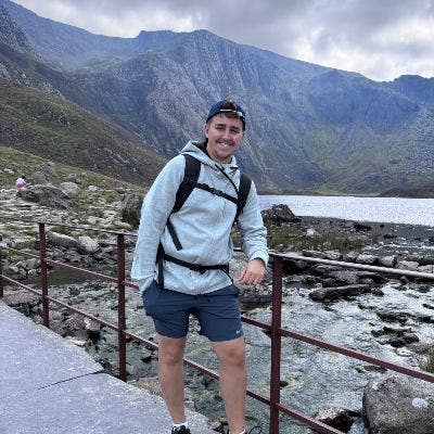 Professional Male seeks a single or double room Main Photo