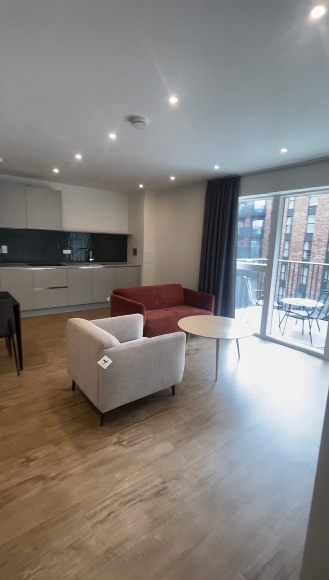 Amazing Double Room with Private Bathroom Main Photo