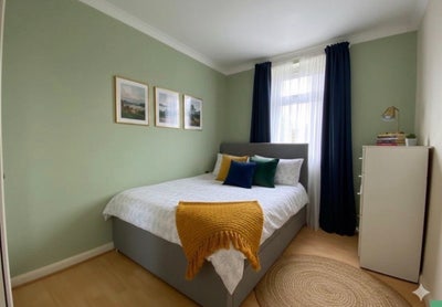 Comfy Room - 5min to 🚇 - Friendly Area with Shops! Main Photo