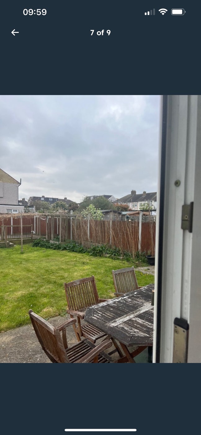 Large double room for single occupant  Main Photo