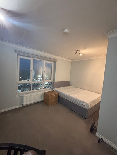 I have a flat share  Main Photo