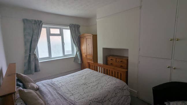 En suite double bedroom, large house, parking Main Photo