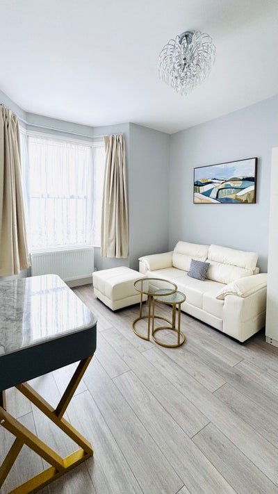 Luxury room for rent  Main Photo