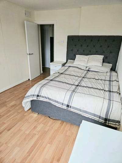 Main bedroom in a 2 bed flat  Main Photo