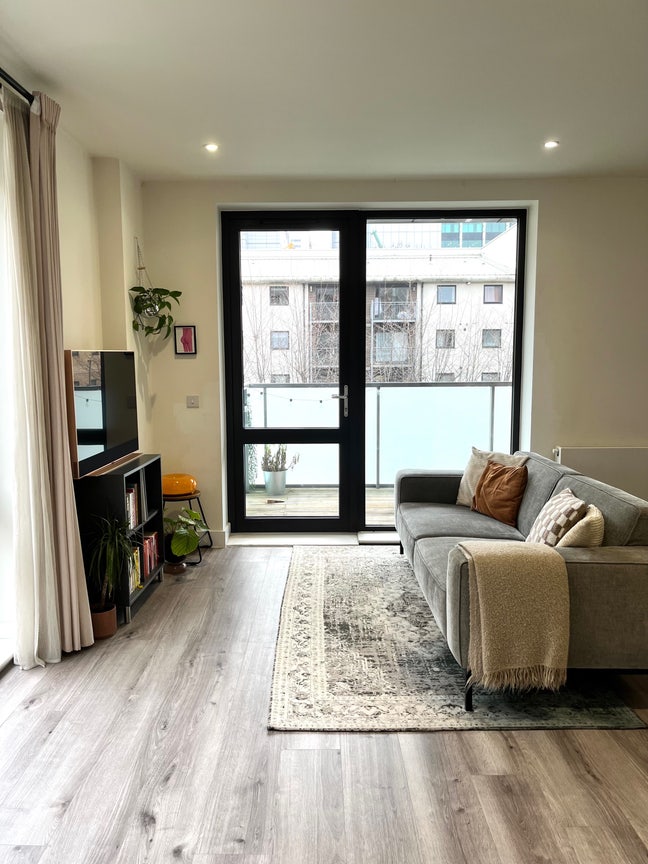 Sublet Near East India & Canary Wharf  Main Photo