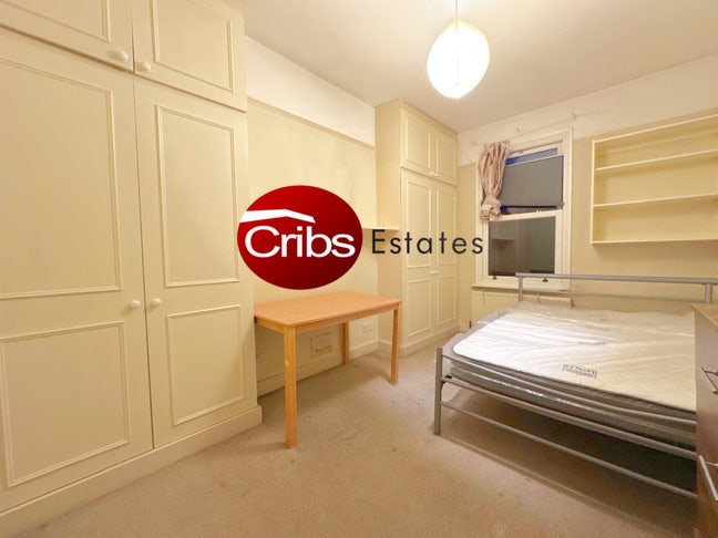 Double Bedroom Available in SE6 ( Couple Welcome ) Main Photo