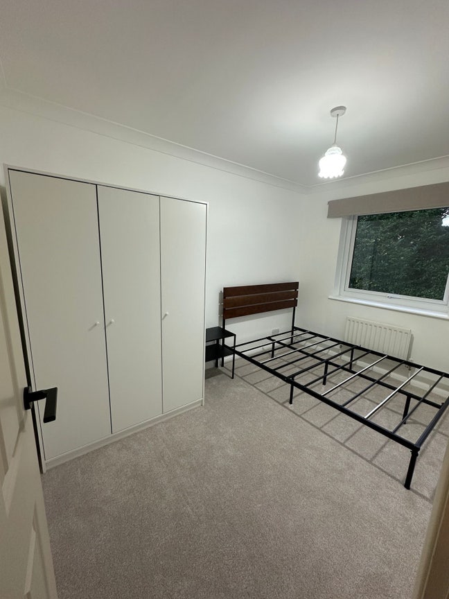  🌸 Females Only | Double Bedroom  |  Bills  Inc  Main Photo