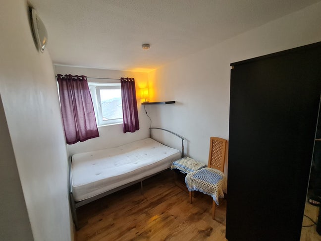 Single Room for Rent -close to central MK   Main Photo