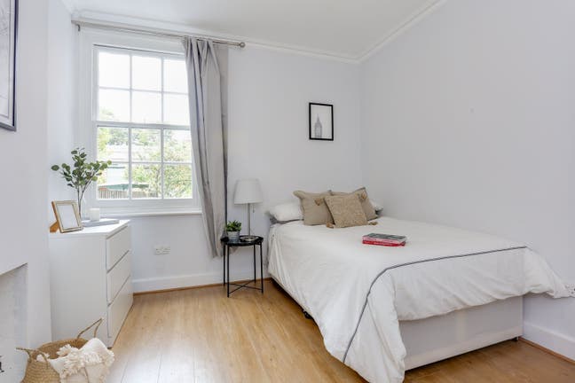 Clean room in Boston Mannor near the High Street Main Photo