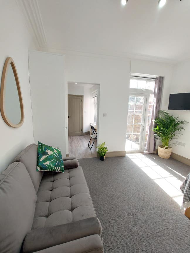 Large! Studio's! Own Washer/dryer!  Parking!. Main Photo