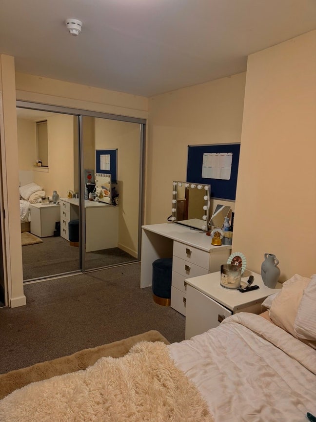 Dundee City Centre Room Available Main Photo