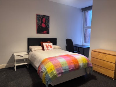 Dbl Room Overlooking ArtGallery - all bills inc Main Photo