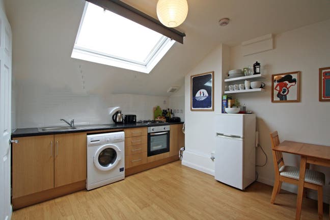 Newly Refurbished Studio in Fulham*Couple Allowed* Main Photo