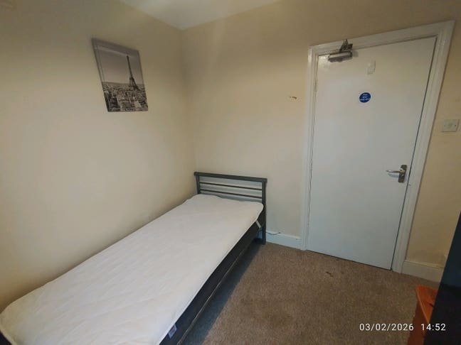 Cosy Single Room Close to Yeovil Town Centre Main Photo