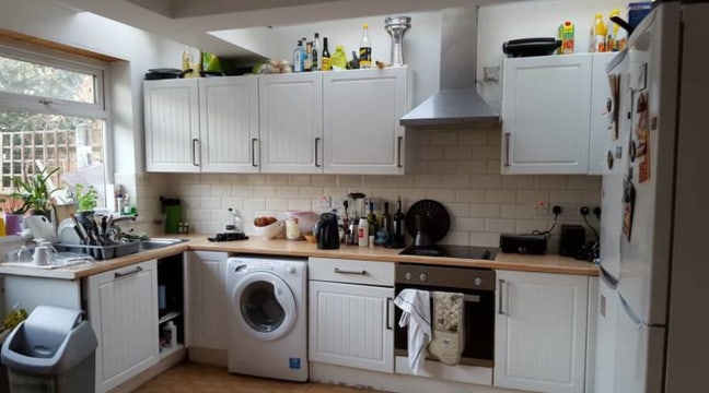 5 Min Walk to Tube. Db Bed on Quiet Rd. Bills Inc Main Photo