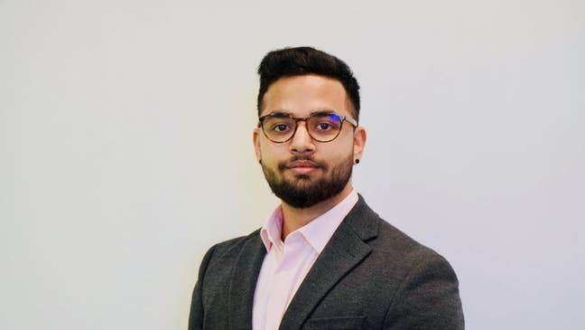 Professional Male seeks a single or double room Main Photo