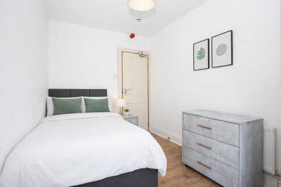 Lark Lane Location - Single Room Coming Free  Main Photo