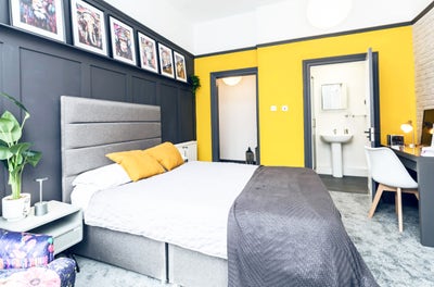 Luxury Ensuite room  Close to Bury Centre Main Photo