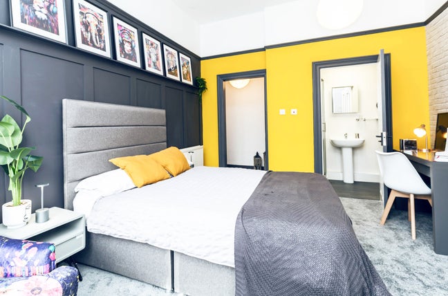 Luxury Ensuite room  Close to Bury Centre Main Photo