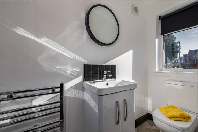 "Stunning Ensuite Double in a Converted Church" Main Photo