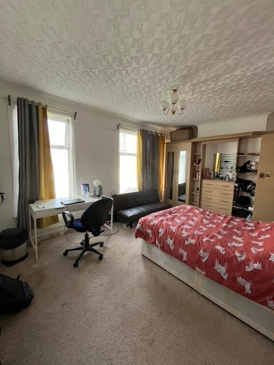 &pound;900 Large Double  Rm 1  Mins to Waltahsi Main Photo