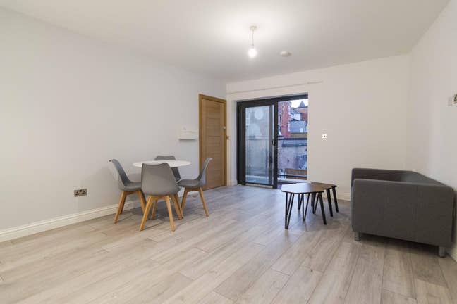 Stylish 1  bed flat at Stamford Hill  Main Photo