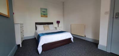  Spacious room, Nr town & hospitals. Main Photo