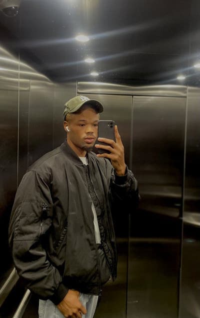 Professional Male seeks a double room Main Photo