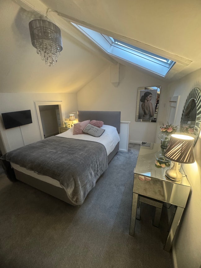 Double room with en suite  Main Photo