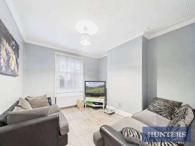 - HOUSE SHARE -double room Main Photo
