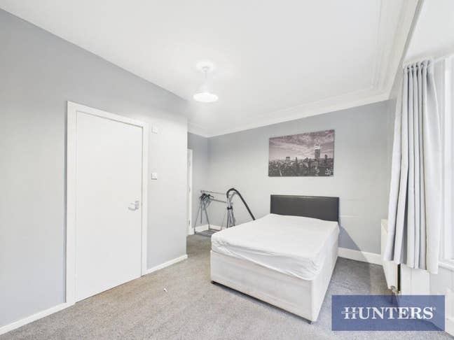 En-Suite Bedroom - House Share  Main Photo