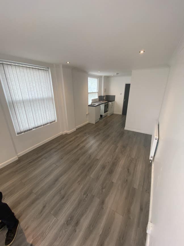 Studio flat - Bills included Main Photo