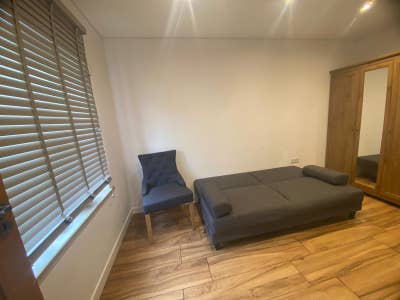 1 Fantastic Room Available in Stylish Shared House Main Photo