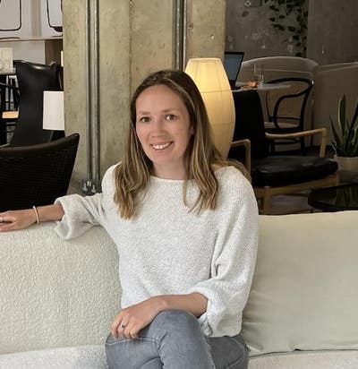 32 year old female looking for flatmates Main Photo