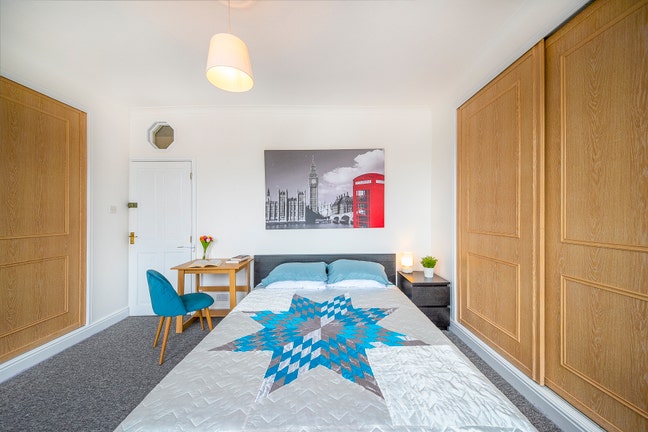 ✨ Beautiful Room in Five Ways - Bills Covered! ✨ Main Photo