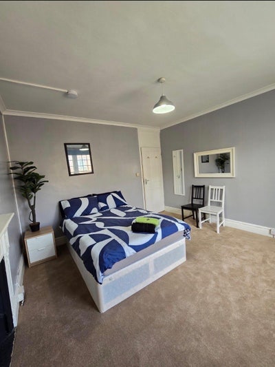 Central London Flat Main Photo