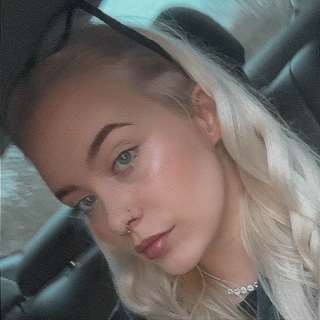 Professional Female seeks a single or double room Main Photo