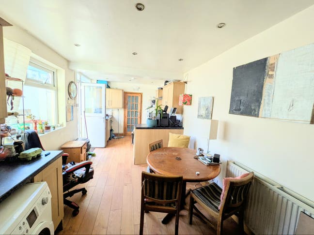 Large double room, Bedminster 600pm 16/02 move in Main Photo