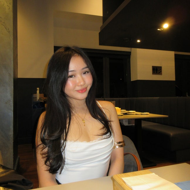 I am a professional female aged 24. I am look... Main Photo