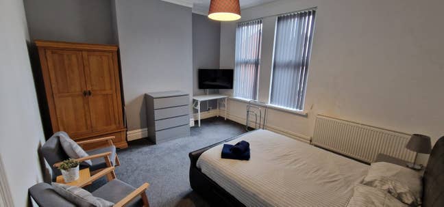 Spacious Rooms Available in Modern 6-Bed HMO – Tow Main Photo