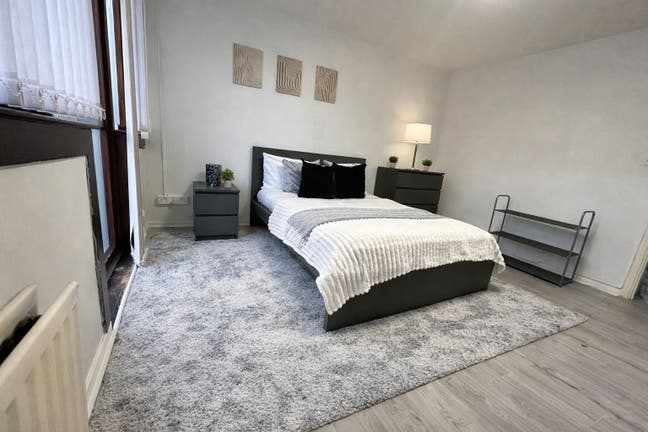 🌿 Extra-Large Double Room with Private Garden Main Photo