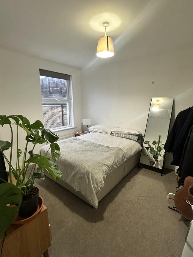 Spacious double room available by Hampstead Heath Main Photo