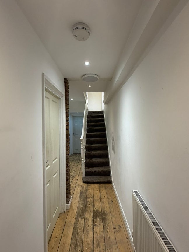 Bright Room in Friendly Shared House – Bills Inclu Main Photo