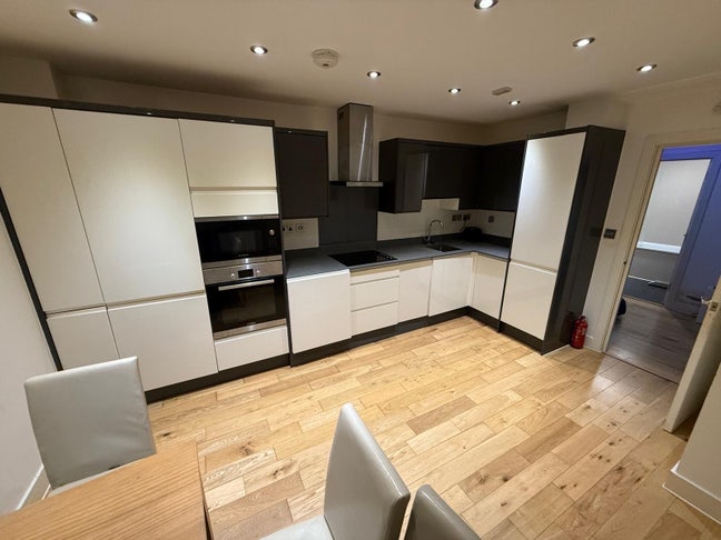 1 double bedroom Surrey Quays  Main Photo