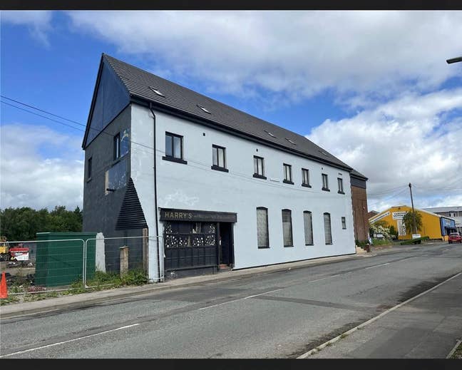 Furnished Double Rooms Available Main Photo